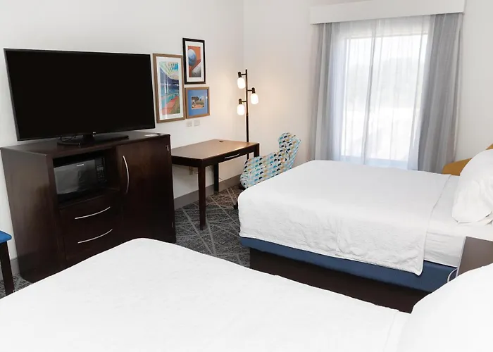 Hampton Inn & Suites Williamsport - Faxon Exit