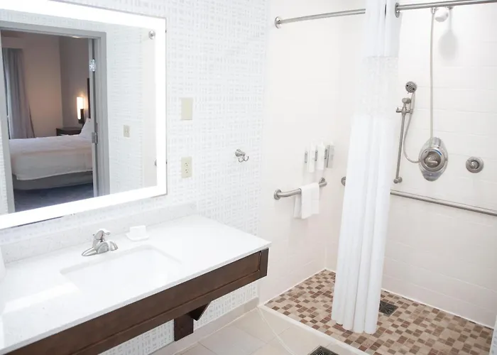 Hampton Inn & Suites Williamsport - Faxon Exit