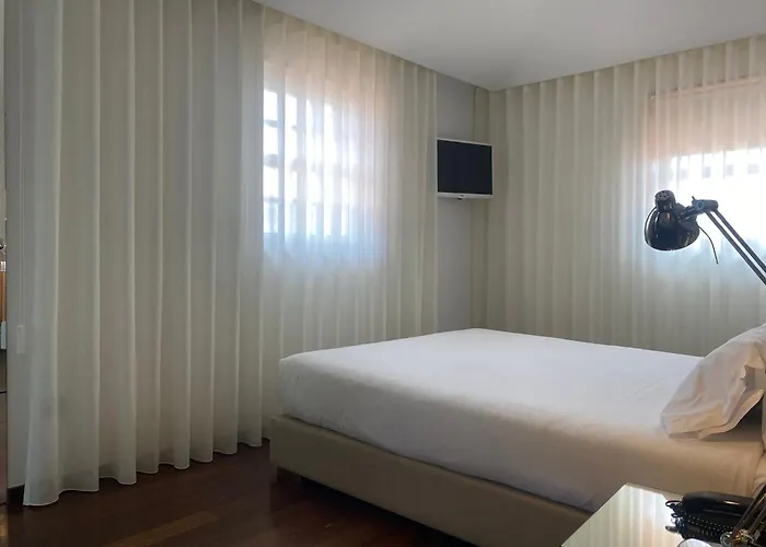Oca Ribeira do Porto Hotel