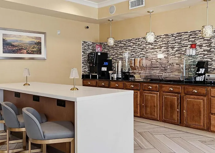 Best Western Plus Hannaford Inn & Suites