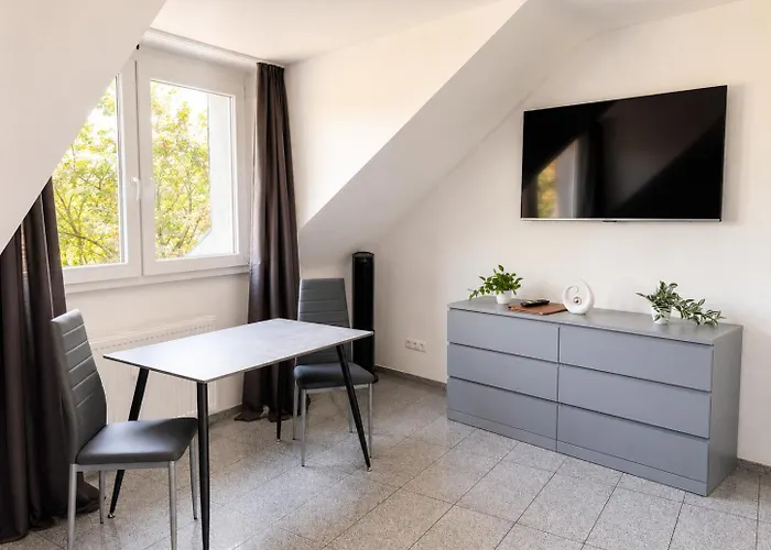 Lipp Apartments