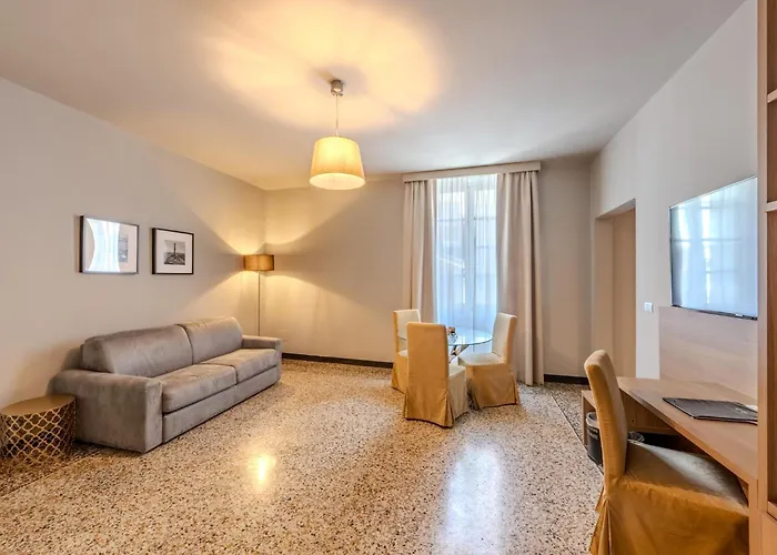 Hnn Luxury Suites