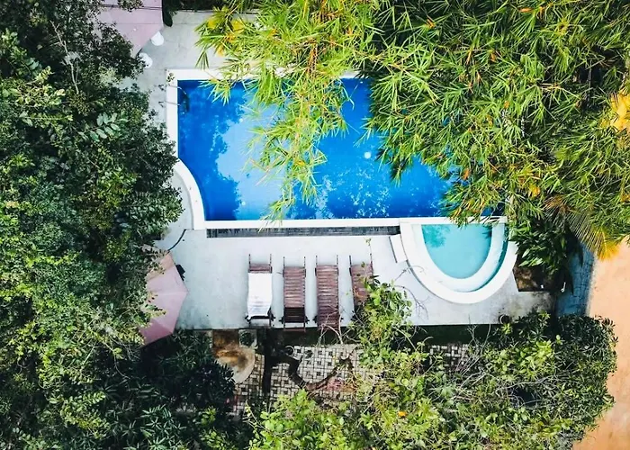 Bangalawa Resort