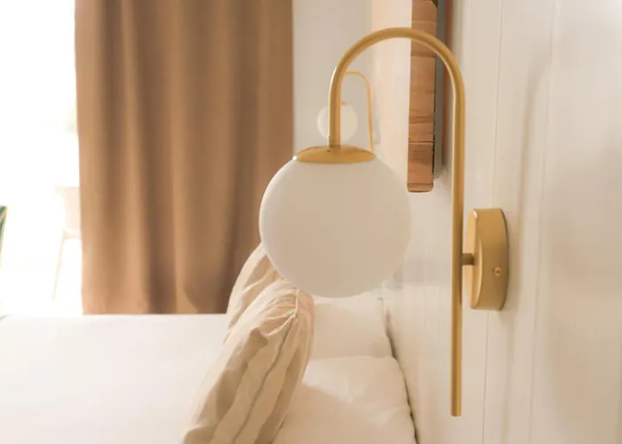 Hotel Oasis Con Parking Incluido