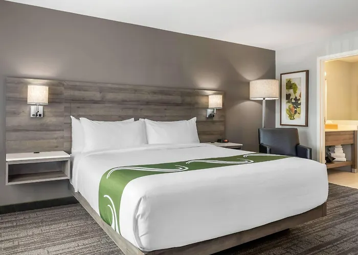 Amsterdam Inn & Suites, An Ascend Collection Hotel