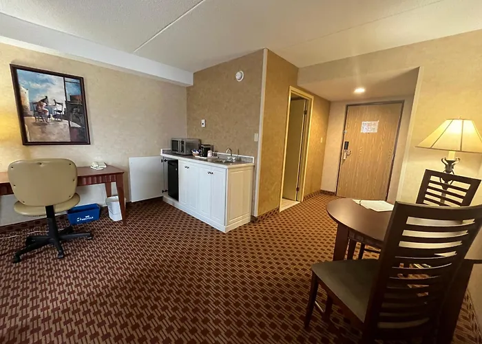 Quality Inn & Suites Bay Front