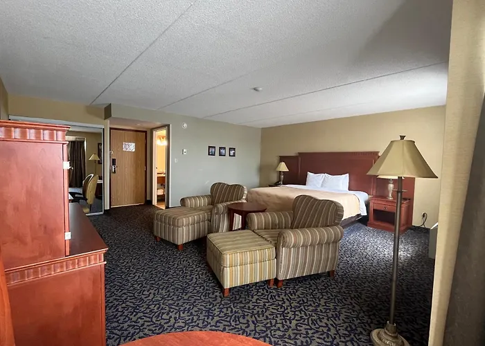 Quality Inn & Suites Bay Front