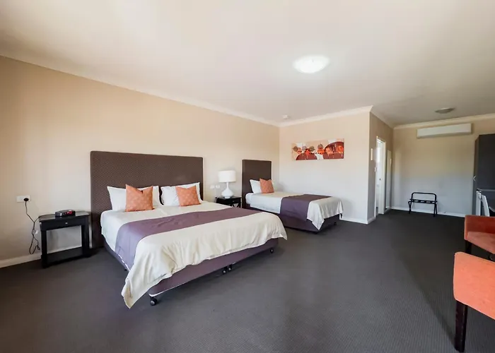 Sundowner Motel Hotel
