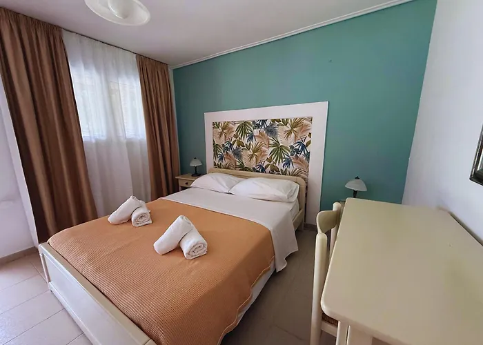 Chrissa Camping Rooms & Bungalows