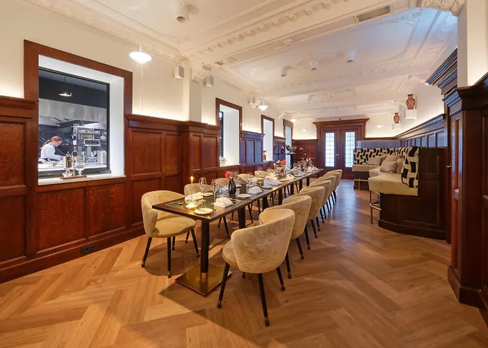 Grand Hotel En Residence De Draak