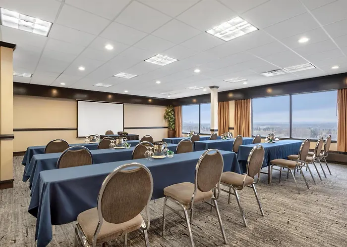 Best Western Plus Port O'Call Hotel
