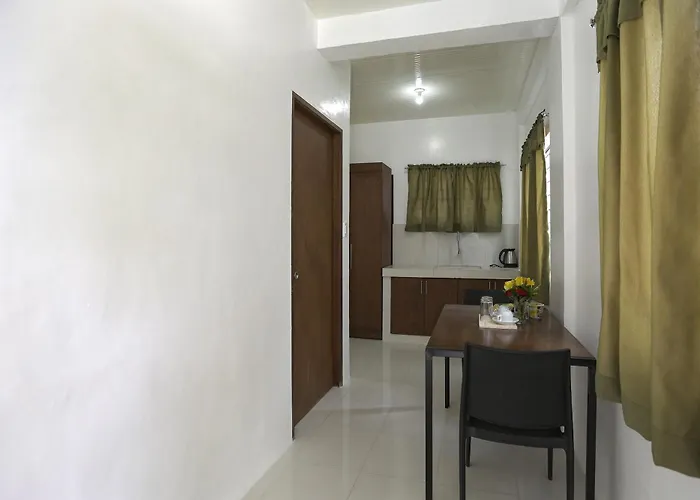 Oyo 736 Jade Apartelle
