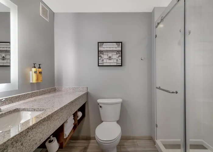 Best Western Plus Franklin Square Inn