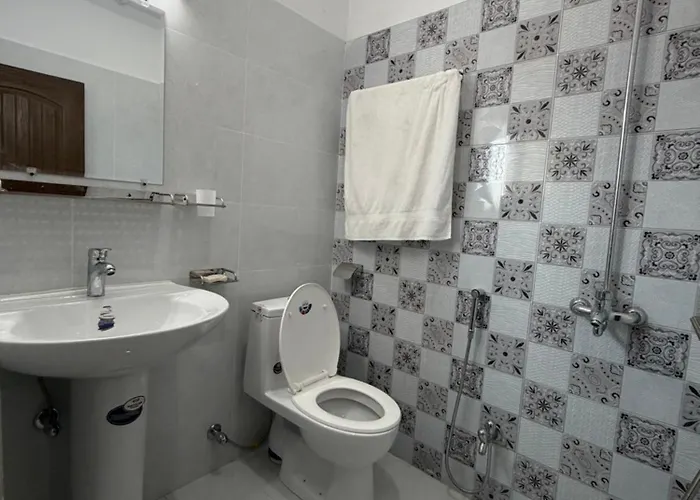 Midways Guest House And Hotels