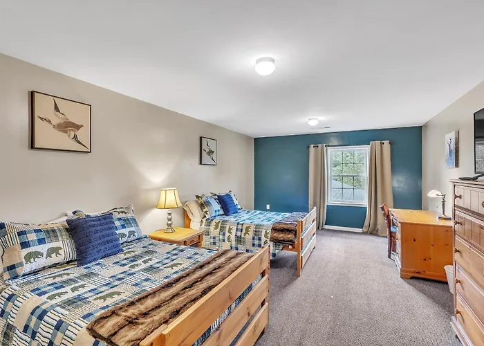 Green Goose Lodge