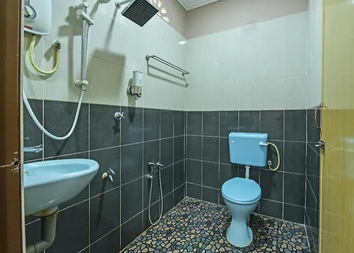 Oyo 90642 Twin Mutiara Chalet & Homestay
