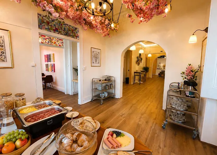 Happy Sintra Inn Guesthouse & Breakfast