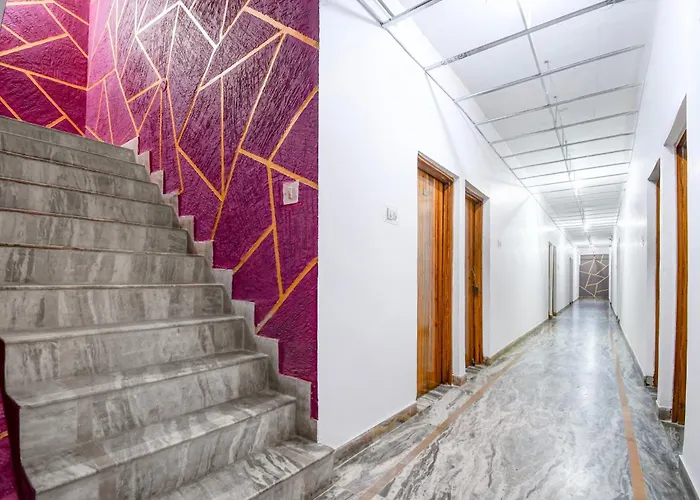 Hotel Gouri Inn