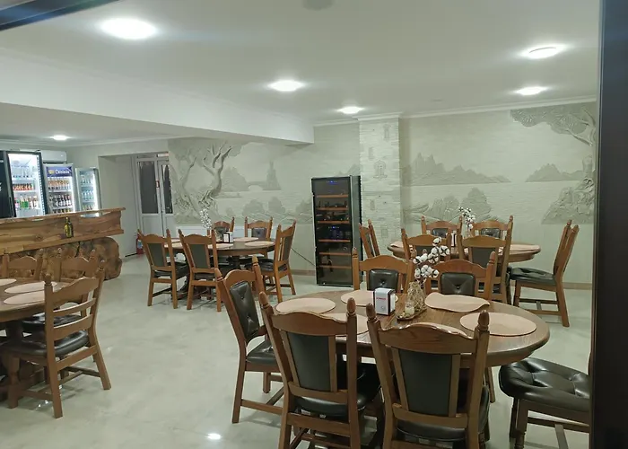 Hotel Racu Family