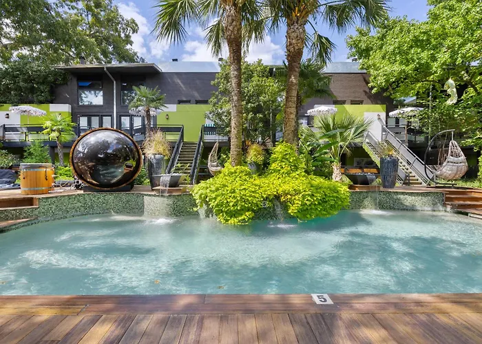 Tropical Spacious Loft W Pool & Sauna Oasis