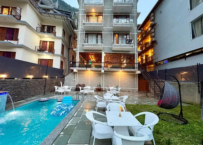 Hotel Asiia Holiday With Swimming Pool -Central Heated And Air Cooled, Near Mall Road