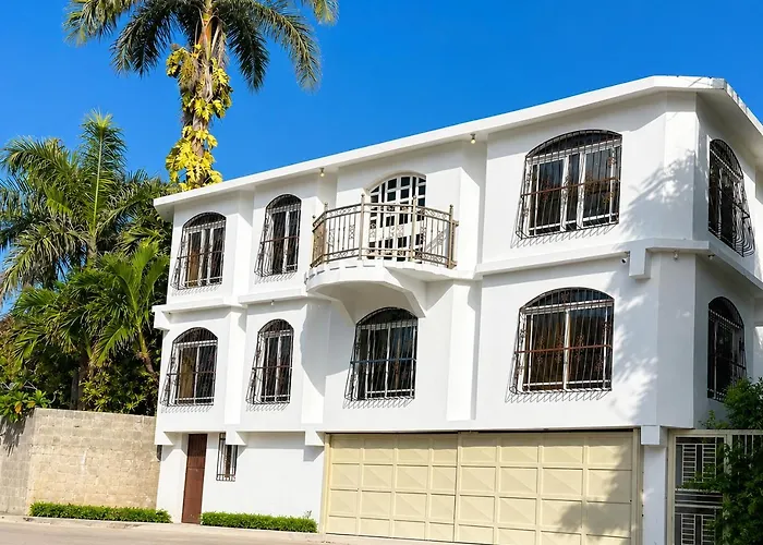 Los Patos Waterfront Private Suites
