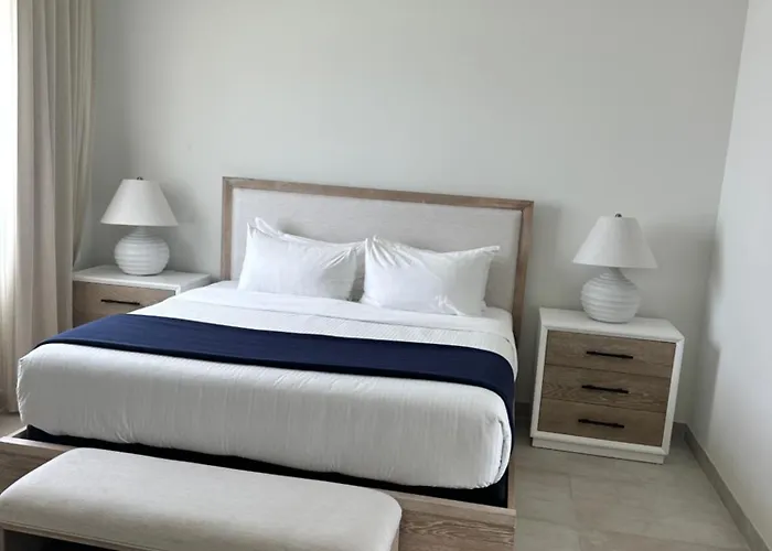 Seascape Townhomes On Gracebay