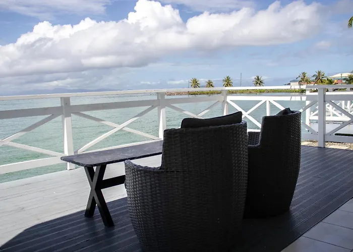 Kuki'S By The Harbour