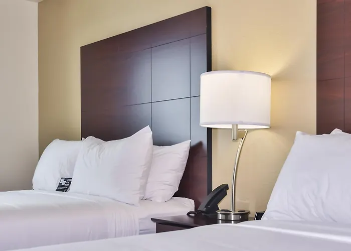 Cobblestone Hotel & Suites - Bay Minette