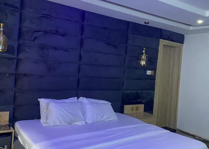 Havana Hotel And Suites