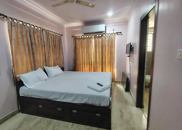 Hotel Star Spandan Inn, Near Axis Mall