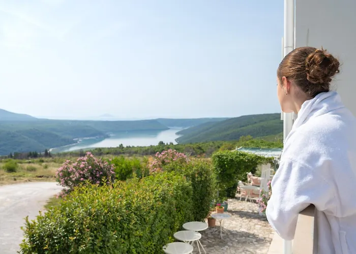 Villa Stefanija Small Boutique Hotel&Restaurant