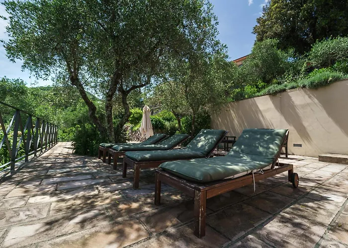 Miramare Apartments&Suites