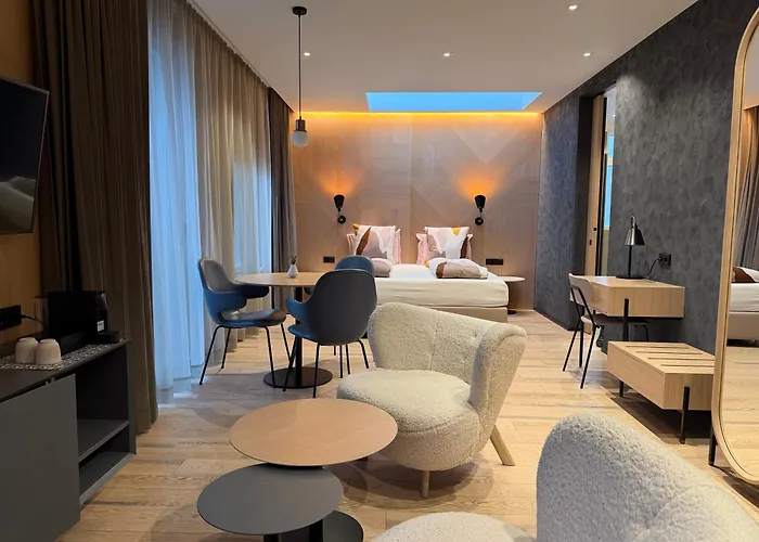 Hotel Lotus