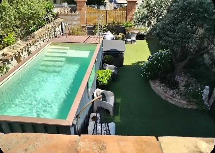 VILLA ARTEMIA Maison vigneronne - chambre d hôtes-B&B-piscine-climatisation