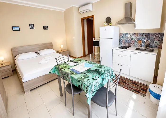 Grab A Flat In Coroneo