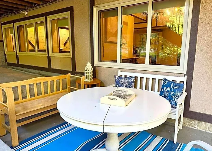 Bright Spacious 3 Bedroom Garden Suite, 4 Queen Beds, Fully Equipped, Highly Recommended By 229 Happy Groups
