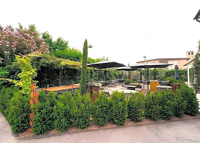 Hotel Enoteca Miramonti