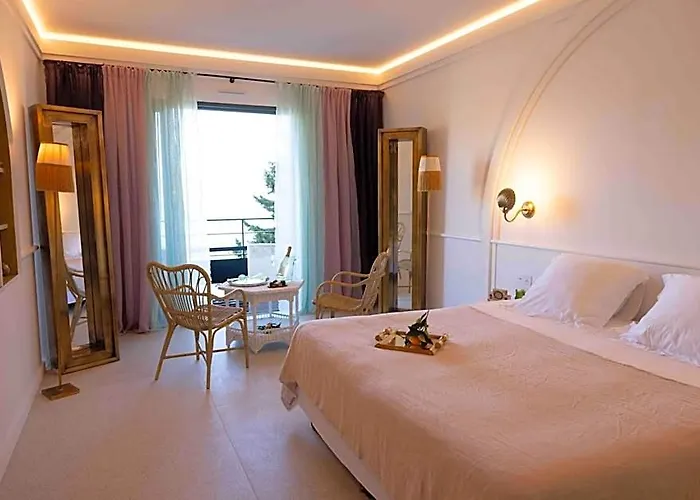 Chateau De Theoule Hotel & Spa