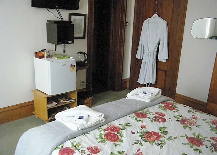 Collingwood Manor Bed & Breakfast