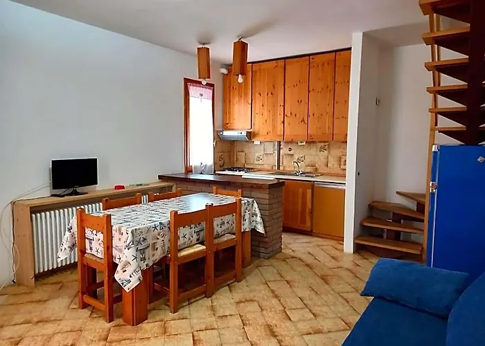 Attractive Villa With Garden