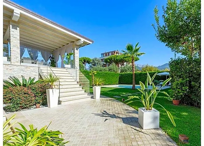 Villa Fiumetto Comfortable Holiday Residence