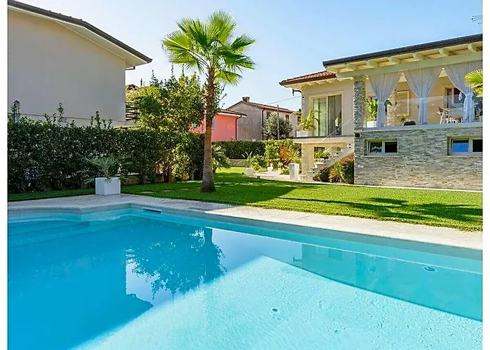 Villa Fiumetto Comfortable Holiday Residence