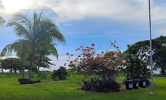 Paul'S Hideaway Inn