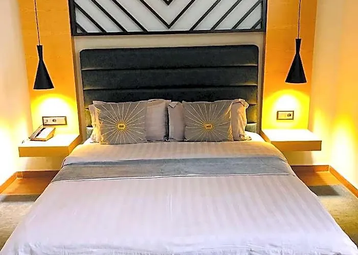 Hotel Uzeir