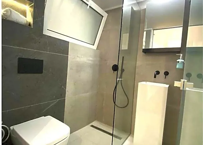 Artzy Petit Apartment