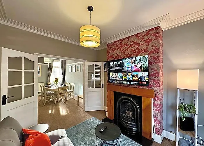 Freeston House - Contractors Or Family Holidays