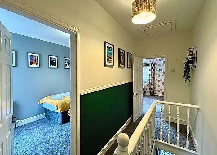 Freeston House - Contractors Or Family Holidays