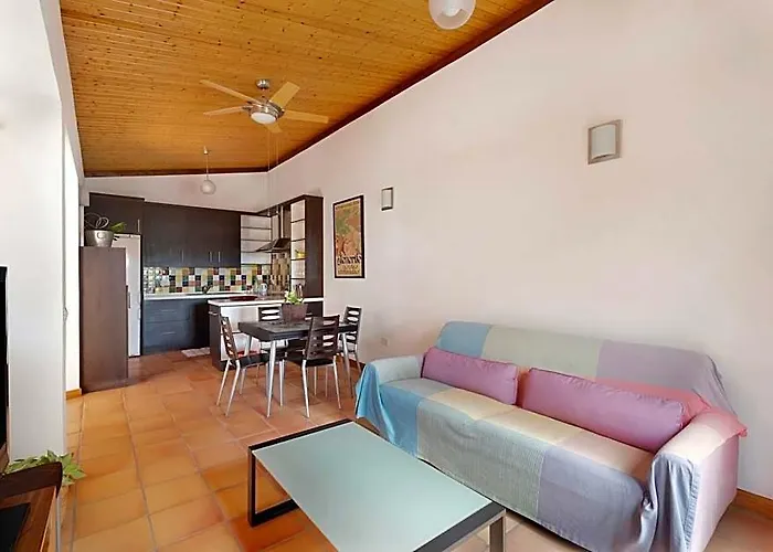 La Calabacera Casa Amarilla