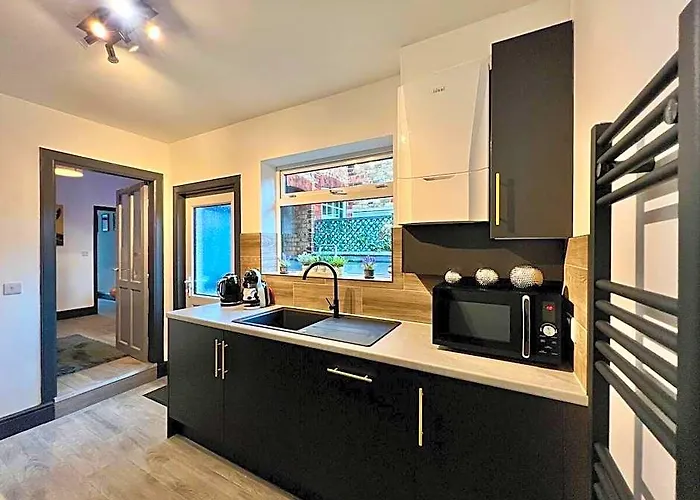 Oxford House - Contractors Or Family Holidays